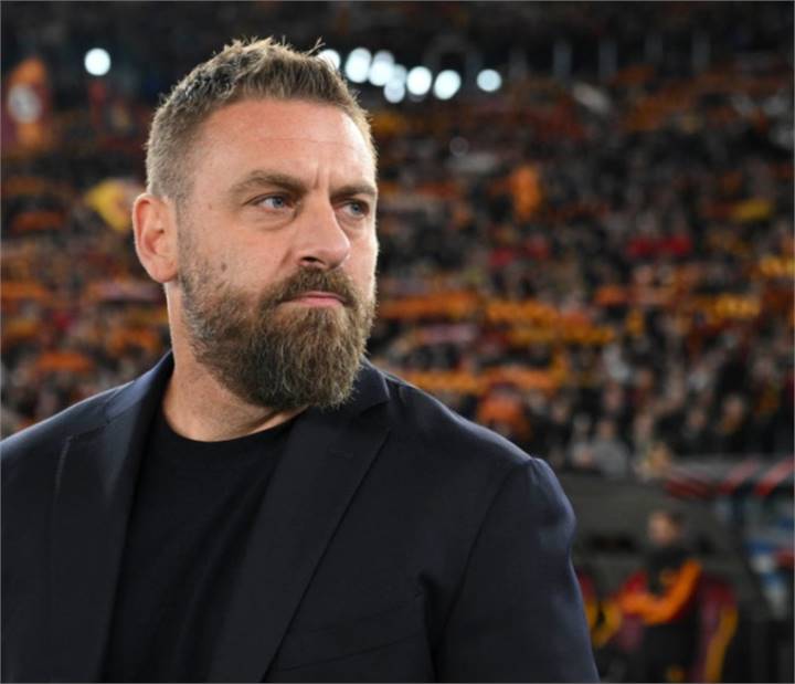 “CLAMOROSO DE ROSSI ESONERATO” 